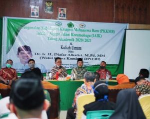 Wakil Wali Kota Kotamobagu, Nayodo Koerniawan saat menutup kegiatan PKKBM Institut Agama Islam Kotamobagu