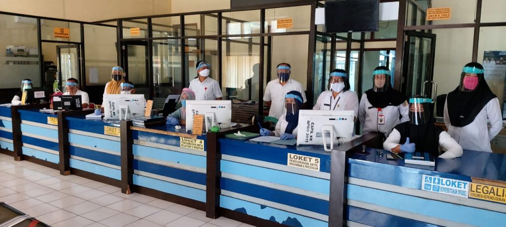 Pelayanan di kantor Disdukcapil Kotamobagu
