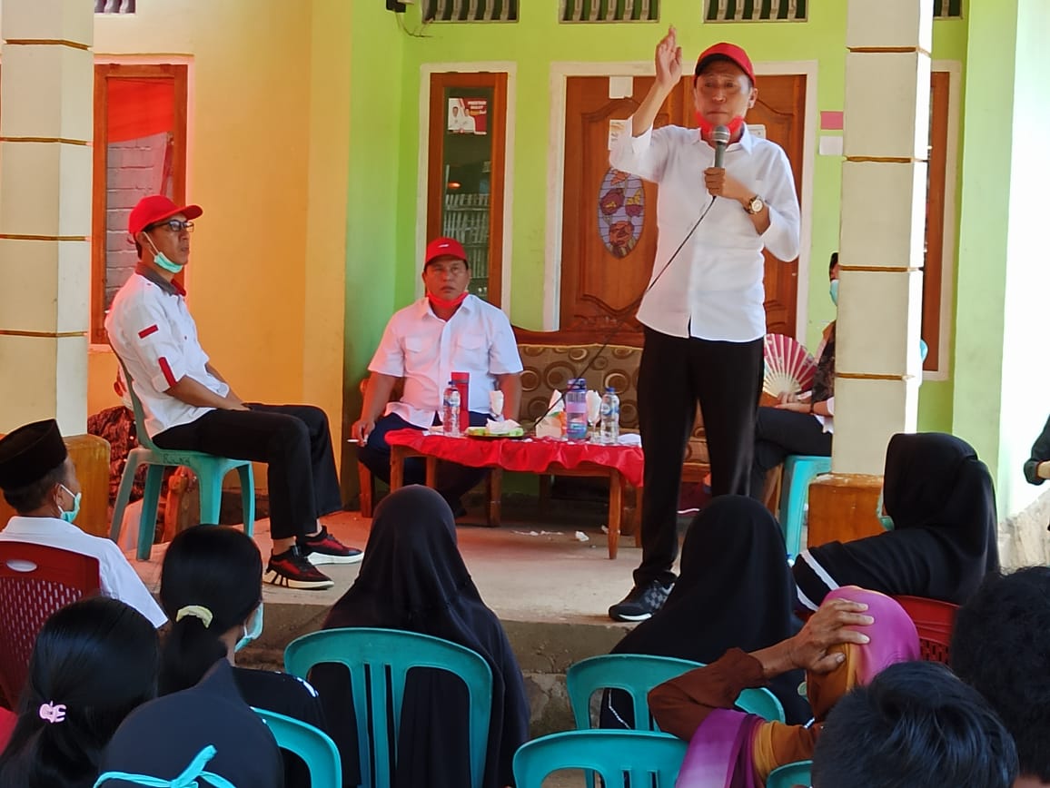 Suasana kampanye terbatas Paslon BerKAH di Kecamatan Posigadan.