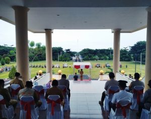 Bupati Bolmong saat memimpin Pimpin Apel Gelar Pasukan Operasi Lilin Samrat Tahun 2020.