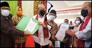 Wali Kota Kotamobagu dan Bupati Bolmong bersama Ketua Presidium Pemekaran Provinsi BMR saat menyerahkan dokumen pemekaran Provinsi BMR kepada Ketua DPD RI saat kunjungannya ke wilayah BMR beberapa waktu lalu.