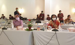 Tatong Bara Hadiri RUPS PT Bank SulutGo