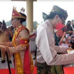 Dua Budayawan BMR Terima Penghargaan dari Bupati Bolmong