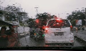 DLH Imbau Warga Tidak Buang Sampah Diselokan