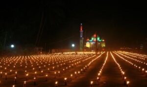 Tradisi Sambut Lebaran Idul Fitri, Warga Boltim Hiasi Lampu dan Janur Kuning di Depan Rumah
