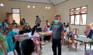 Luar Biasa Antusias Masyarakat Desa Loyow untuk Divaksin
