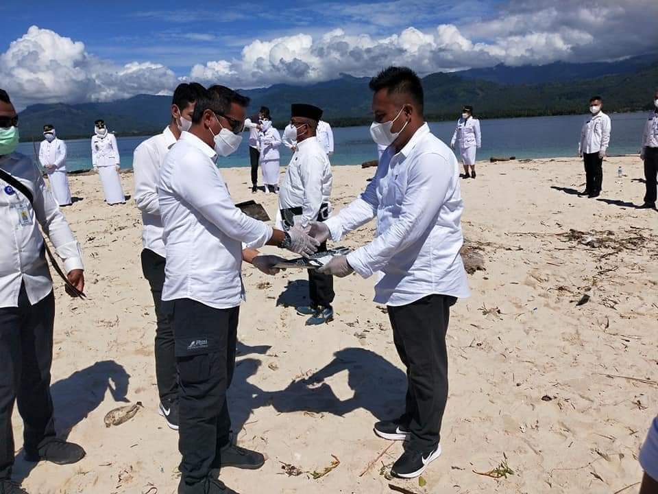 Bupati Boltim Lantik 42 Pejabat di Pulau Nenas