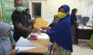 Pemdes Loyow Salurkan BLT Bulan September, Sekdes Harap Bantuan Dimanfaatkan dengan Baik
