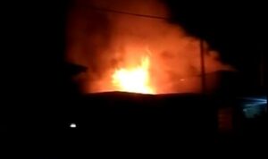 Rumah dan Warung di Kelurahan Kotamobagu Hangus di Lalap Si Jago Merah