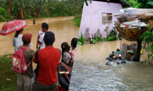 Cepat Tanggap, Bupati Boltim Turunkan Personil Kelokasi Banjir Kecamatan Motongkad
