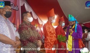 Bupati Bolsel Hadiri Upacara Adat Tulude