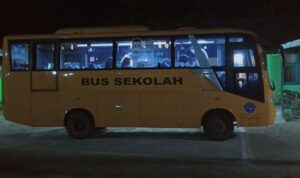 pemerintah Kabupaten (Pemkab) Bolsel, dengan memberikan bantuan berupa bus yang diperuntukkan mobilisasi personel Persit maupun anak-anak untuk memeriahkan HUT Persit ke-76.