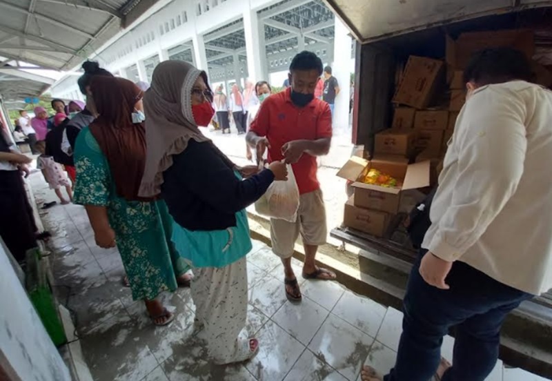 DisperindagKop Boltim Pantau Ketersediaan Minyak Goreng, Sekaligus Operasi Pasar di Tutuyan