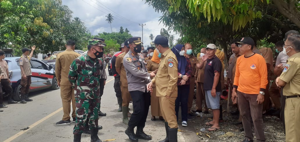 Bupati Boltim Tinjau Lokasi Banjir dan Pastikan Kebutuhan Warga Terdampak Bencana