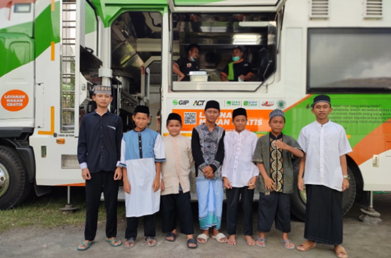 ACT Ramadhan Roadshow Humanity Food Truck Singgah di Kota Manado