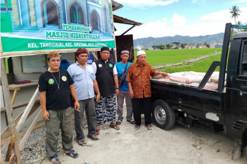 Rayakan Hari Lahir, YPII Gorontalo Berikan Bantuan untuk Pembangunan Masjid