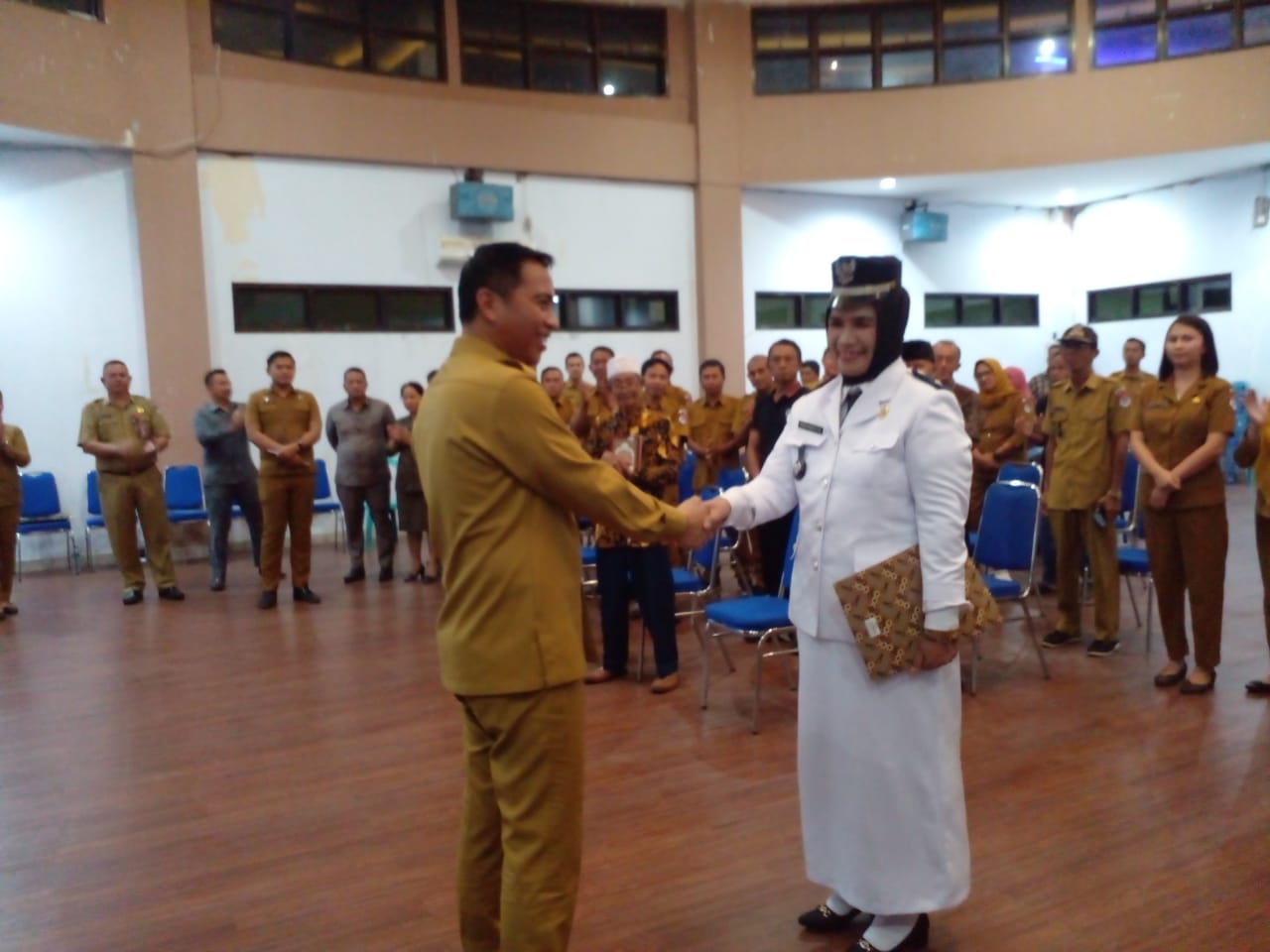 Lantik Pjs Sangadi Desa Bongkudai, Bupati Boltim Tegaskan Tupoksi Jabatan Kades