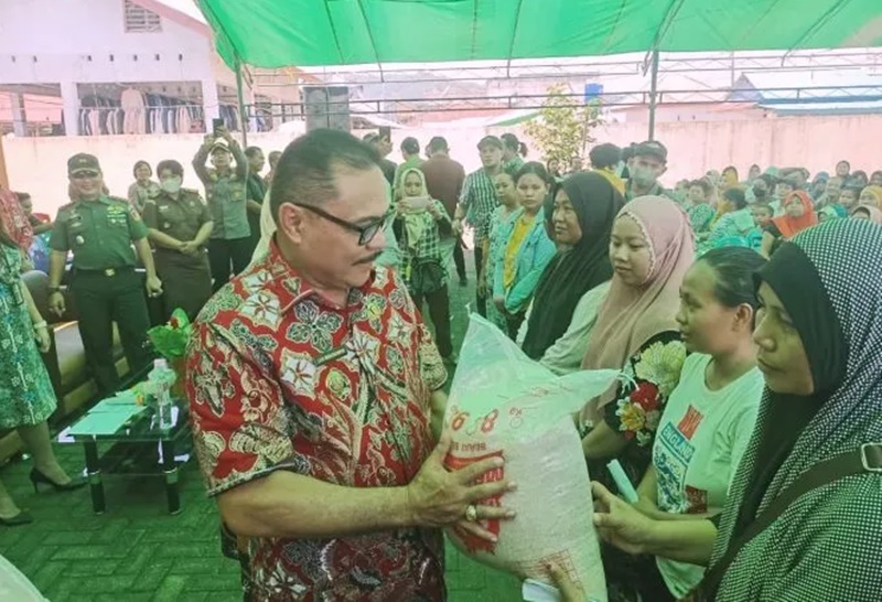 Pj Bupati Bolmong Hadiri Launching Pendistribusian Bantuan Sosial CPP