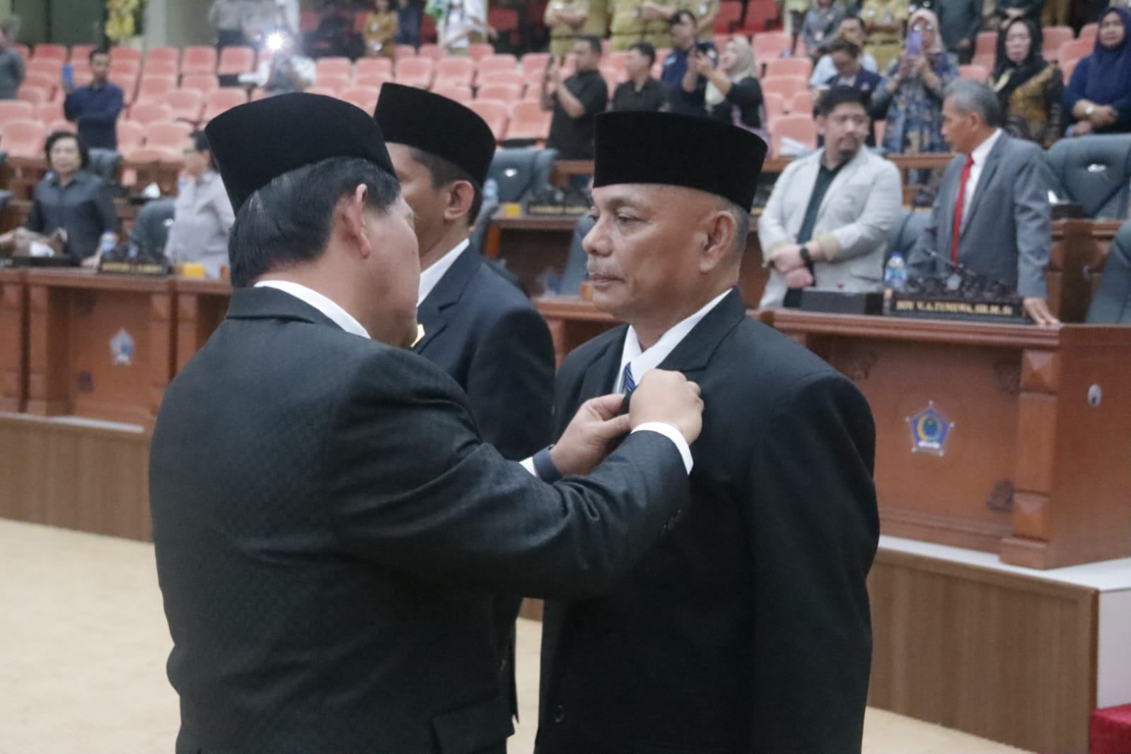 Lalui Proses PAW Panjang, Teddy Pontoh Akhirnya Resmi Dilantik Anggota DPRD Provinsi