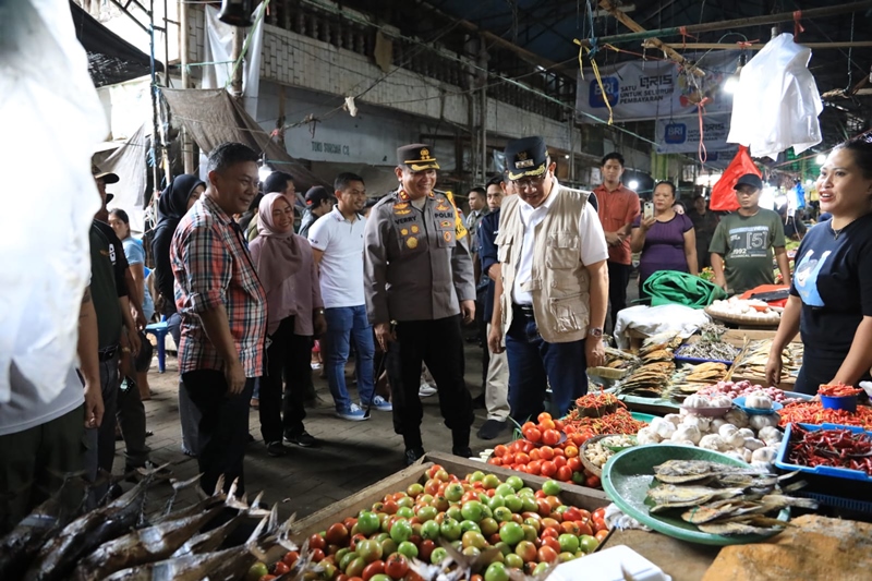 Jelang Ramadan, Pj Wali Kota dan Kapolres Kotamobagu Berkunjung ke Sejumlah Pasar