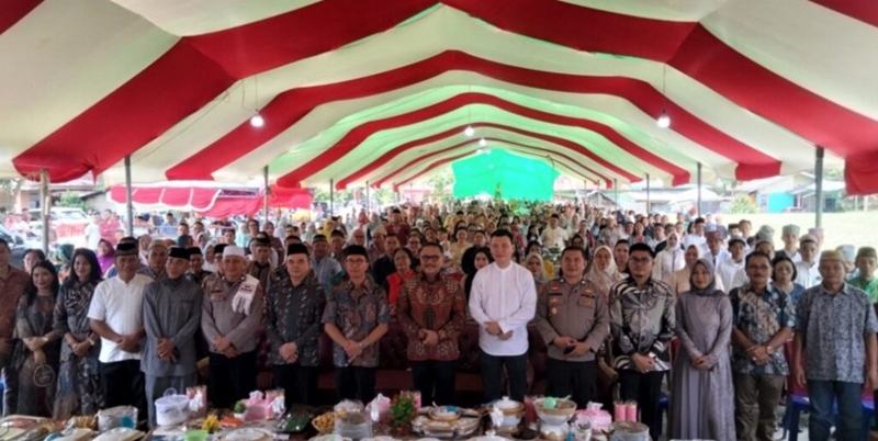 Pj Bupati Bolmong Menghadiri halal Bihalal di Desa Toruakat