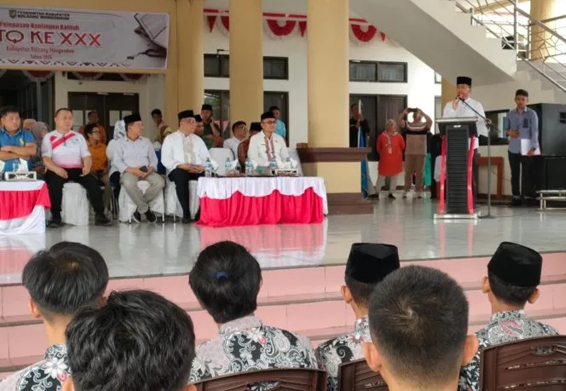 Pj Bupati Jusnan Mokoginta Lepas Peserta MTQ Tingkat Provinsi Asal Bolmong