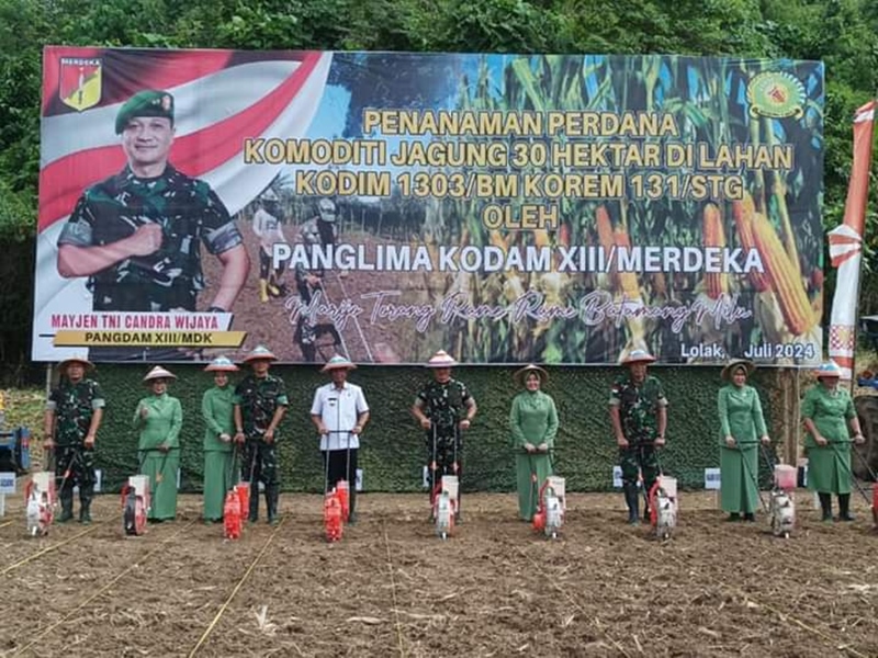 Pj Bupati Bolmong dan Pangdam XIII/Merdeka Lakukan Penananam Jagung Bersama