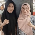 Bakal calon Wakil Bupati Bolmut Aktrida Datungsolang (kanan) mendapat dukungan dari aktivis perempuan Bolmut.