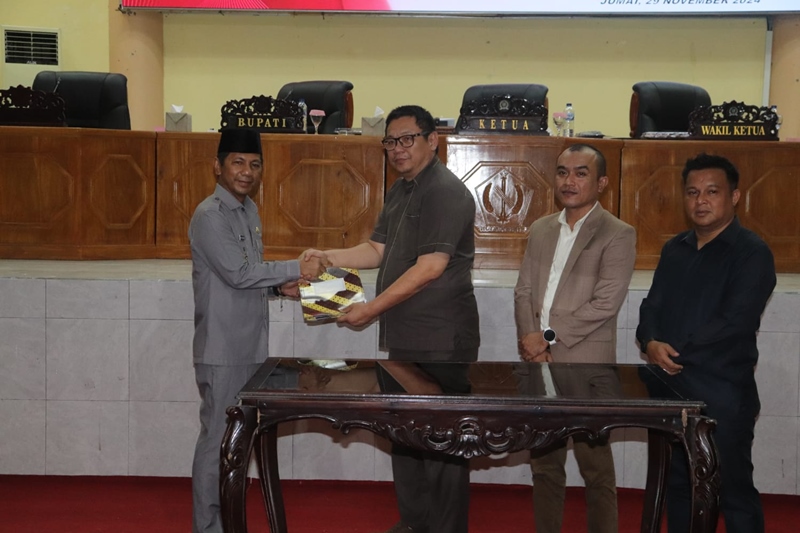 DPRD Bolmong Tetapkan Ranperda APBD 2025.