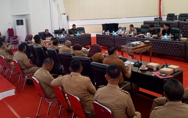 Komisi I DPRD Kotamobagu Gelar Rakor dengan 4 Camat dan Sangadi se Kotamobagu.