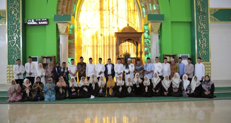 Rendy Mangkat Hadiri Pelantikan Ikatan Keluarga Alumni BKPRMI Kotamobagu.