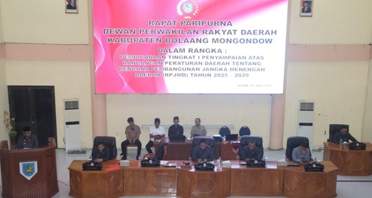 DPRD Bolmong Laksanakan Paripurna Tingkat I Ranperda RPJMD 2025-2029.