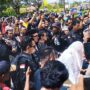 Polemik Mobnas Ketua DPRD Bolmut, Ikut Disoroti Pada Aksi Demo Mahasiswa.