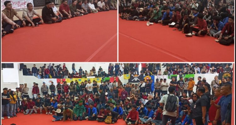 Terima Langsung Massa Aksi, Ketua DPRD Kotamobagu Apresiasi Kepedulian Mahasiswa.