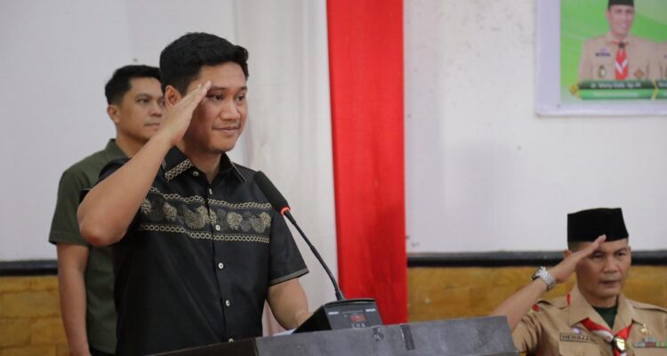 Rendy Mangkat Lepas Kontingen Kwarcab Kotamobagu. Rendy Mangkat Lepas Kontingen Kwarcab Kotamobagu.