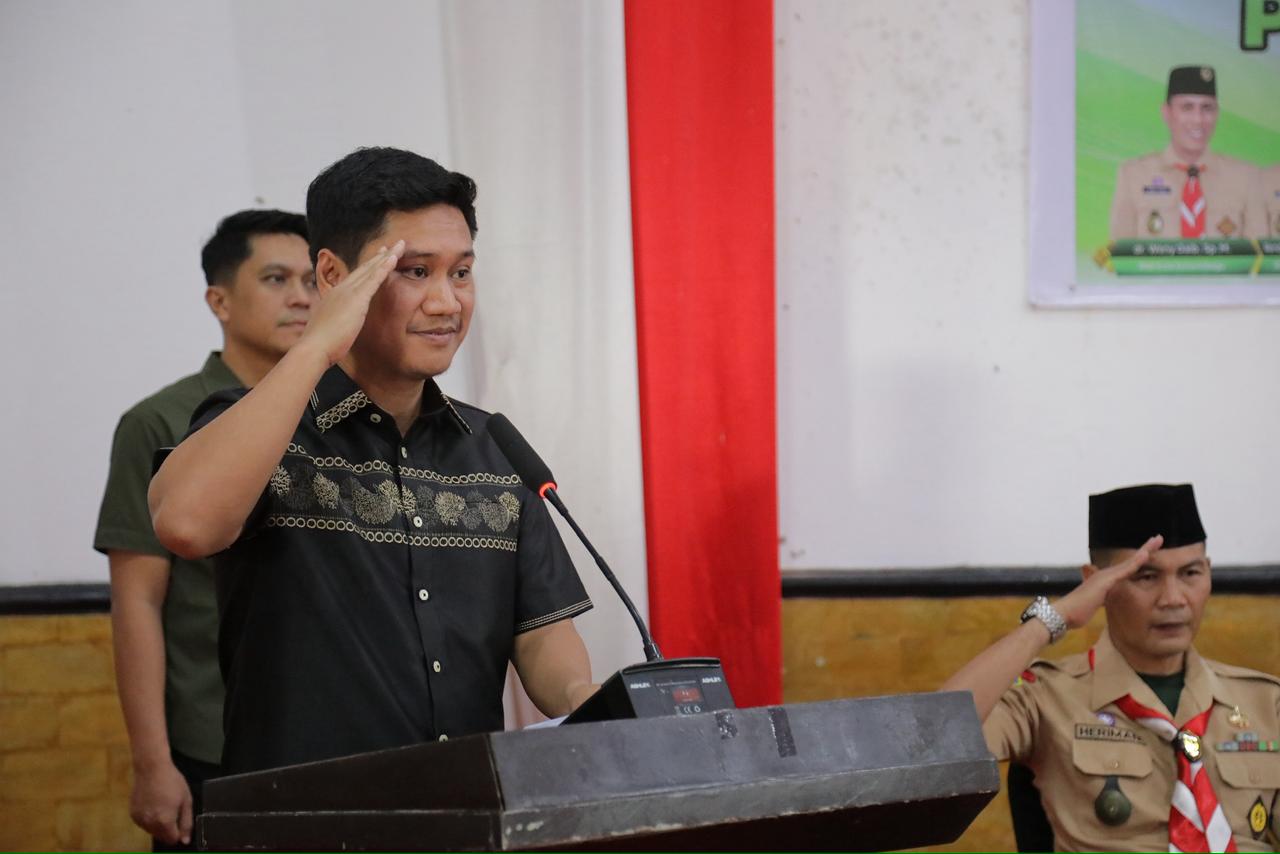 Rendy Mangkat Lepas Kontingen Kwarcab Kotamobagu. Rendy Mangkat Lepas Kontingen Kwarcab Kotamobagu.