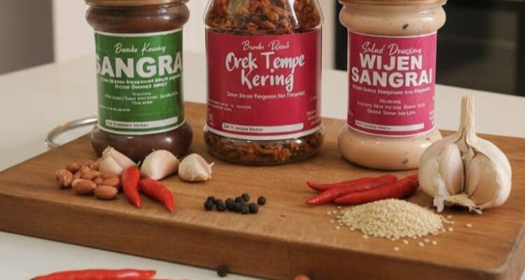 Punya Tiga Rasa Istimewa, Produk Unggulan Dapoer Ggl Kotamobagu Hadir Dalam Kemasan Botol Cantik.