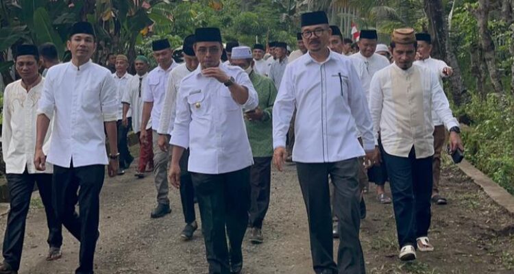 Ketua DPRD Provinsi Gorontalo Hadiri Pemakaman Wafatnya Mantan Pj. Bupati Gorontalo Utara Pertama.
