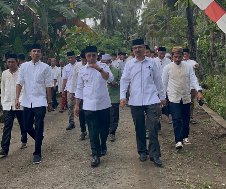 Ketua DPRD Provinsi Gorontalo Hadiri Pemakaman Wafatnya Mantan Pj. Bupati Gorontalo Utara Pertama.